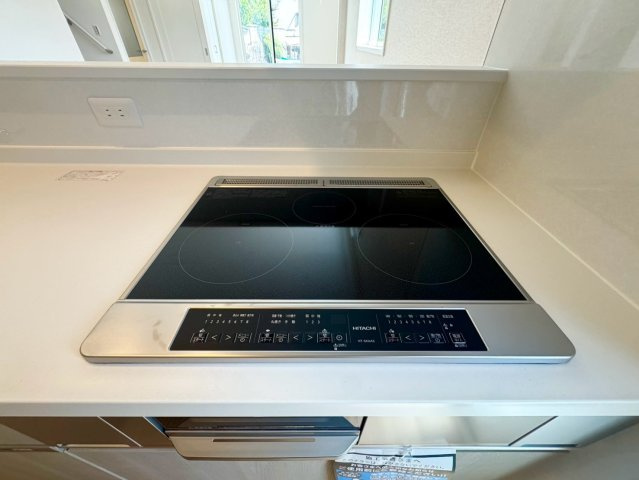 SUN COURTーサンコート－小倉南区葛原東2丁目【小倉南区　新築戸建て】のキッチン|IHクッキングヒーターでお掃除楽々♪【小倉南区　新築戸建て】