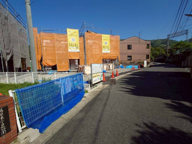 SUN COURTーサンコート－小倉南区葛原東2丁目【小倉南区　新築戸建て】の前面道路含む現地写真|現地撮影　2026,5,6　SUN COURTーサンコート－小倉南区葛原東2丁目【小倉南区　新築戸建て】