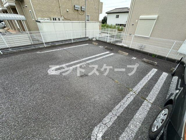 グランデヒルⅥの駐車場|高崎、前橋のお部屋探しはエンドスケープまで！お客様の理想お聞かせ下さい♪