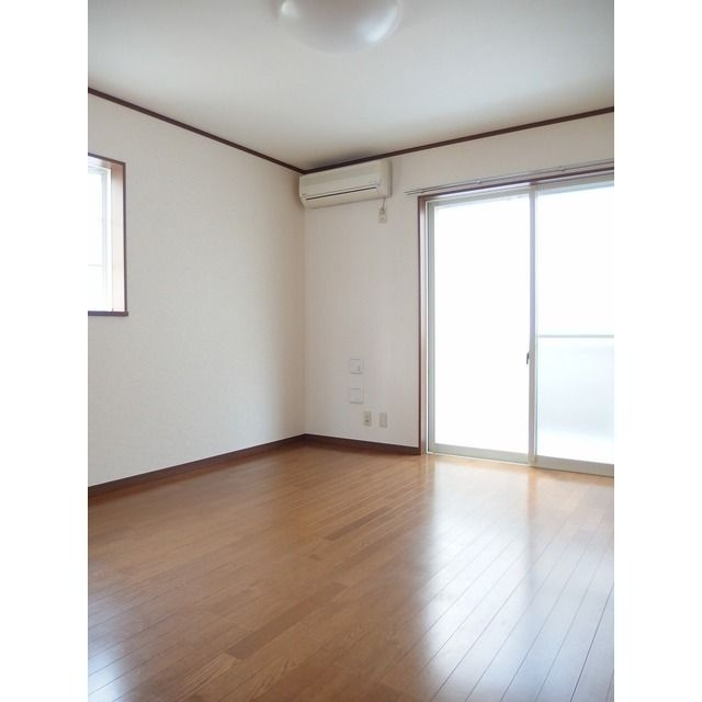 アムール 領家の内装