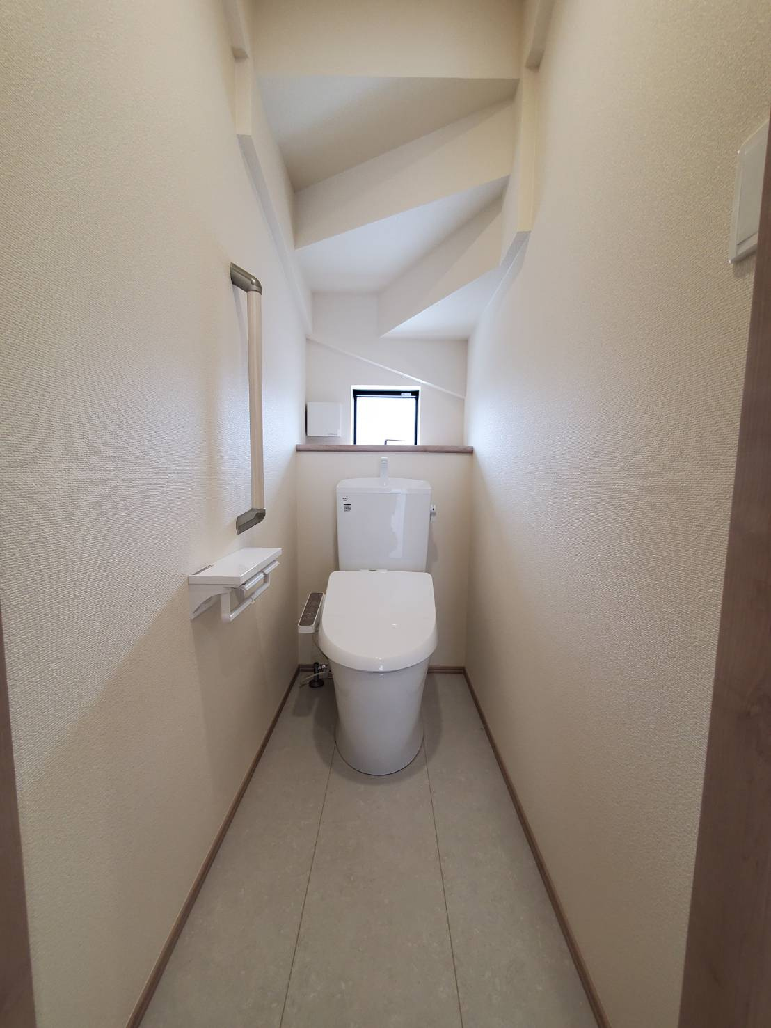 吉川市　中曽根1丁目　新築戸建　全9棟のトイレ|ゆったりとした空間のトイレです