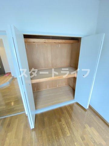大阪市東淀川区東中島５丁目の賃貸マンションの収納