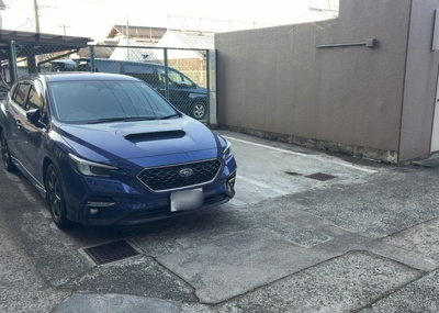 【駐車場】 | グリーンコーポ淵野辺 | 駐車場と明記されていても、最小スペースでつくられた駐車場だと大型車は駐車できなかったり、出入りしにくくなったりする可能性があります。お車のサイズと購入したい物件の駐車場のサイズを現地で確認しましょう。