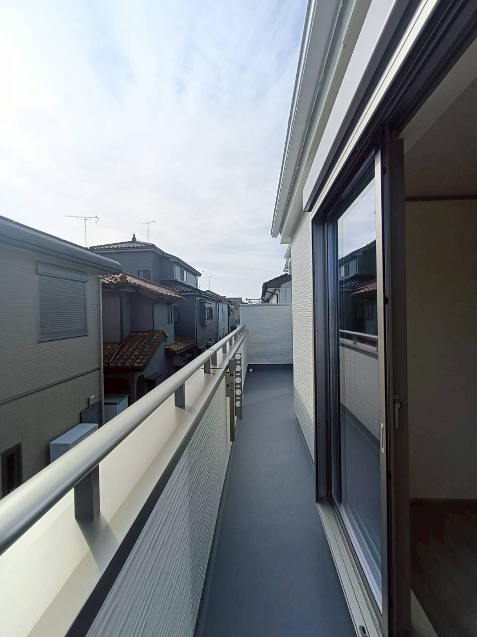 吉川市　中曽根1丁目　新築戸建　全9棟のバルコニー|施工例です