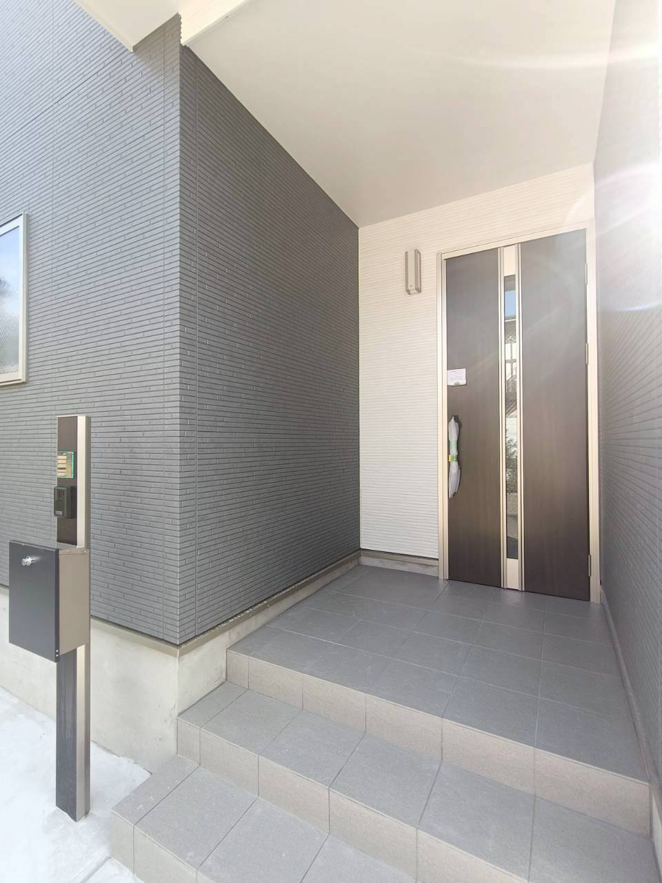 吉川市　中曽根1丁目　新築戸建　全9棟の玄関|施工例です