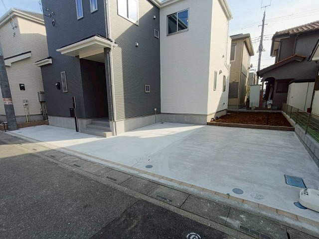 吉川市　中曽根1丁目　新築戸建　全9棟の駐車場|施工例です