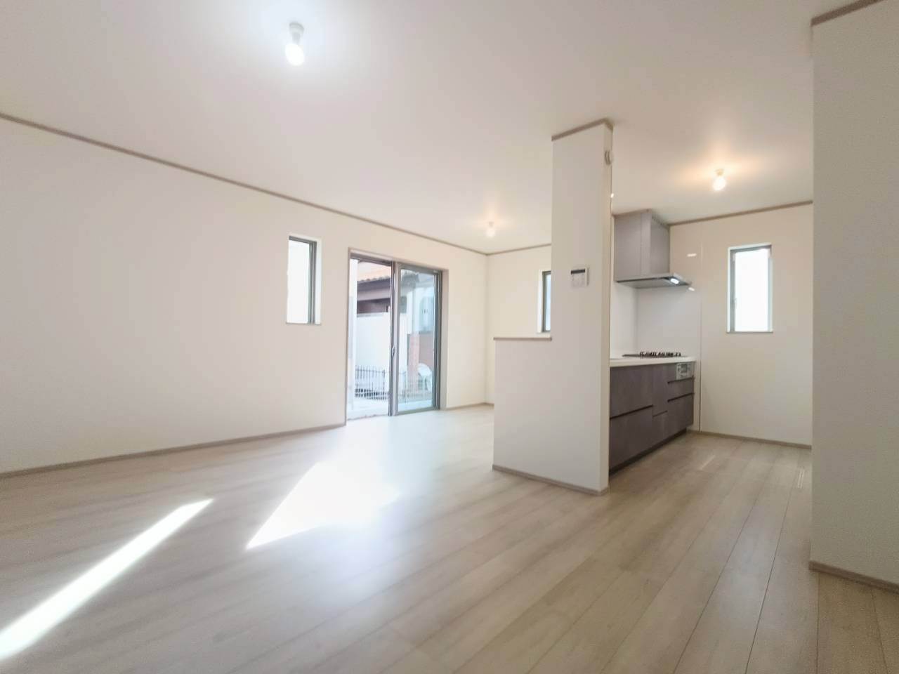 吉川市　中曽根1丁目　新築戸建　全9棟の居間・リビング|施工例です