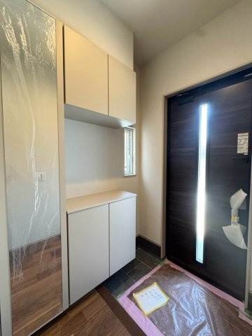 ARCHI DAYSーアーキデイズ－小倉南区葛原東2丁目【小倉南区　新築戸建て】の玄関|施錠開錠がワンタッチのキーレス玄関ドア【小倉南区　新築戸建て】