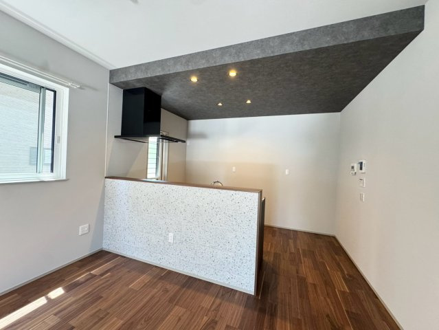 ARCHI DAYSーアーキデイズ－小倉南区葛原東2丁目【小倉南区　新築戸建て】のキッチン|下がり天井がお洒落なキッチン♪　【小倉南区　新築戸建て】