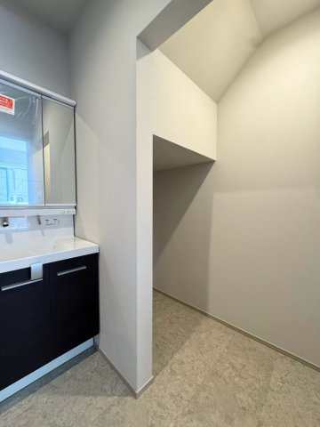 ARCHI DAYSーアーキデイズ－小倉南区葛原東2丁目【小倉南区　新築戸建て】の脱衣所|脱衣所には収納スペースもあり【小倉南区　新築戸建て】