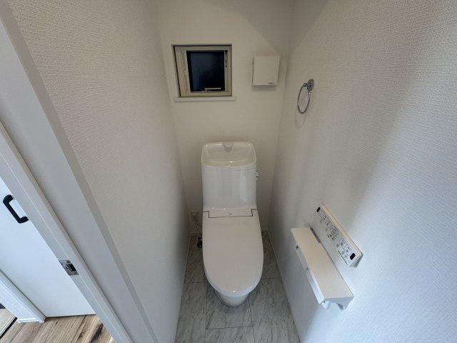 沖縄市登川（全5棟）3号棟のトイレ|3号棟　温水洗浄便座♪
