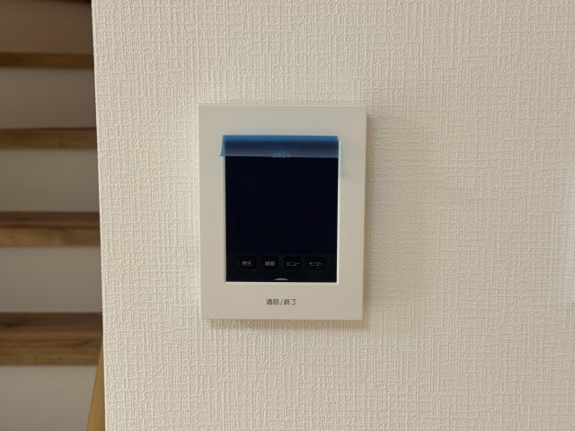沖縄市登川（全5棟）3号棟のセキュリティ|3号棟　TVモニター付きインターフォン♪