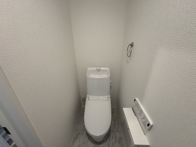 沖縄市登川（全5棟）3号棟のトイレ|3号棟　温水洗浄便座♪