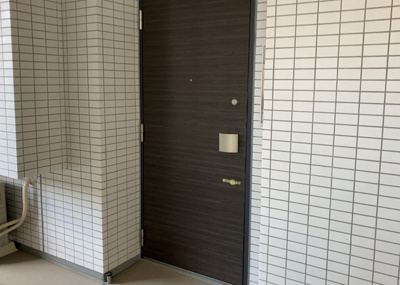 【その他共用部分】 | アイディーコート本厚木シティーゲート | 共有部分は、住民なら誰もが使える設備のこと。例えば駐車場やエレベーター、インターネット設備、セキュリティ設備などがあります。他にも、マンションの廊下・外部階段やエントランス・ゴミ置き場などがあります。