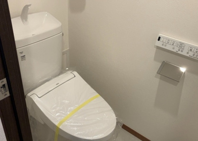 【トイレ】 | アイディーコート本厚木シティーゲート | トイレは大きさや形、機能、抗菌性などが異なる多種多彩なタイプが各メーカーから出ています。それぞれに良さがあるため、事前にどういったタイプのトイレがいいのかをご家庭内で決めて、内見に行くといいでしょう。