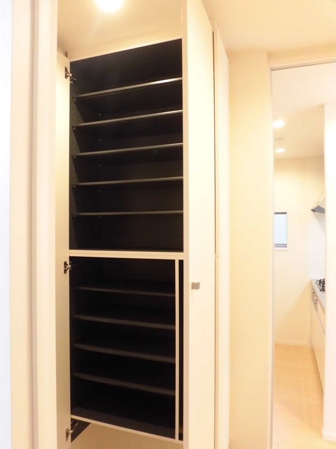 ＣＡＳＡ ＮＡＫＡＭＵＲＡの玄関|大容量のシューズＢＯＸ