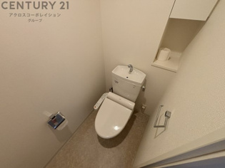 温水洗浄便座付きのトイレです♪