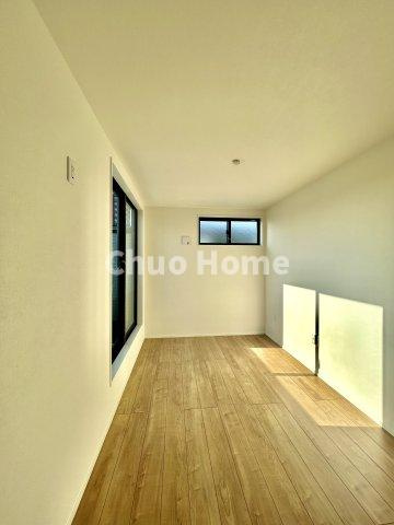 江戸川区中央2丁目新築分譲住宅の子供部屋|【子供部屋】お子様を持つ家庭の約6割が「家族や子どものため」に購入を希望。入学後の転校を避け、広い空間でのびのび育てたいなどの親心が、家探しのきっかけになっているようです。