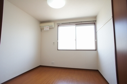 メゾン・ド・マロン C棟の居間・リビング|5.5帖洋室