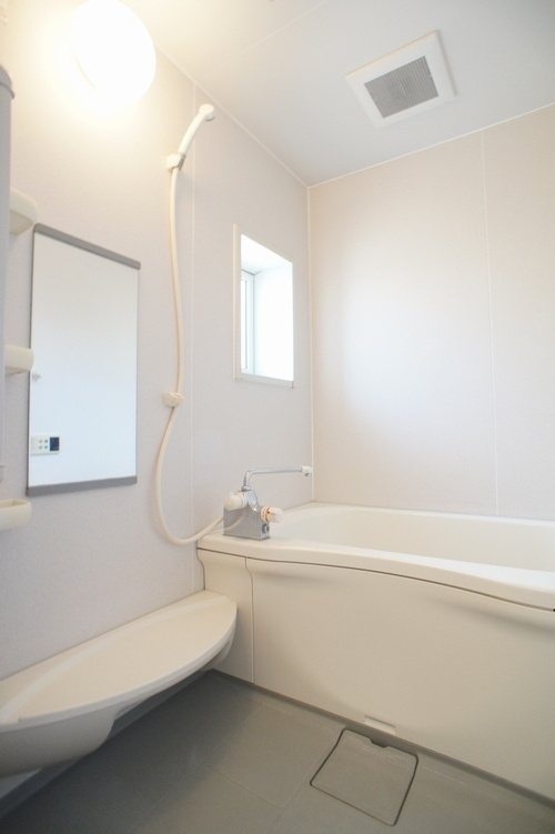 メゾン・ド・マロン C棟の浴室