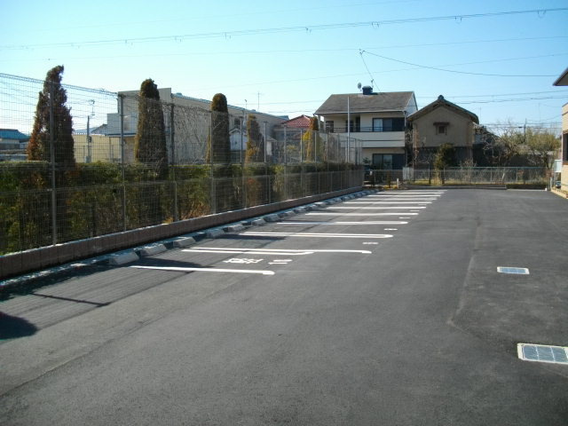 アネラの駐車場