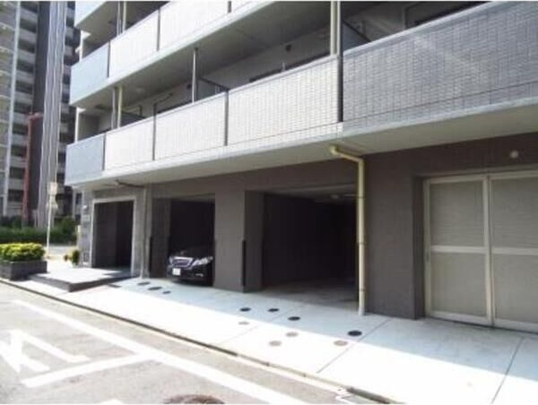 ルーエ千種のエントランス