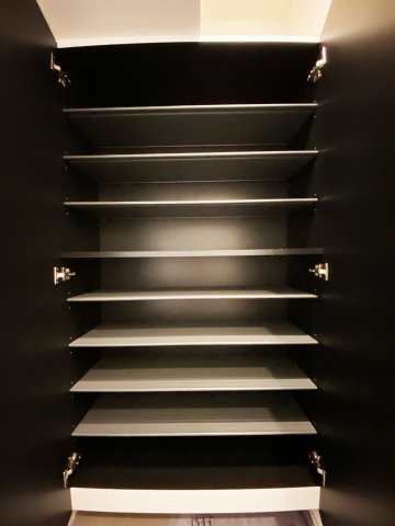 ルーエ千種の玄関