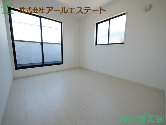 加古川市野口町野口　　新築戸建の洋室|同社施工事例