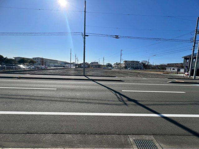 売地の前面道路含む現地写真