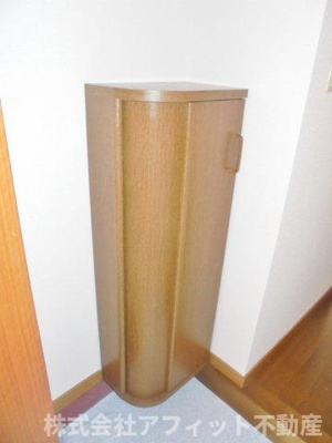 【玄関】 | エメローズ山下 | シューズボックス付き　※写真はイメージです
