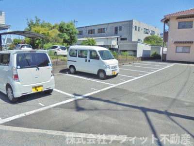 【駐車場】 | エメローズ山下