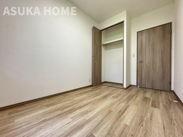 サザンヒルズ竹山七番館の洋室|コンパクトにまとめられた清潔な空間で快適にお過ごし頂けるよう設計されています。