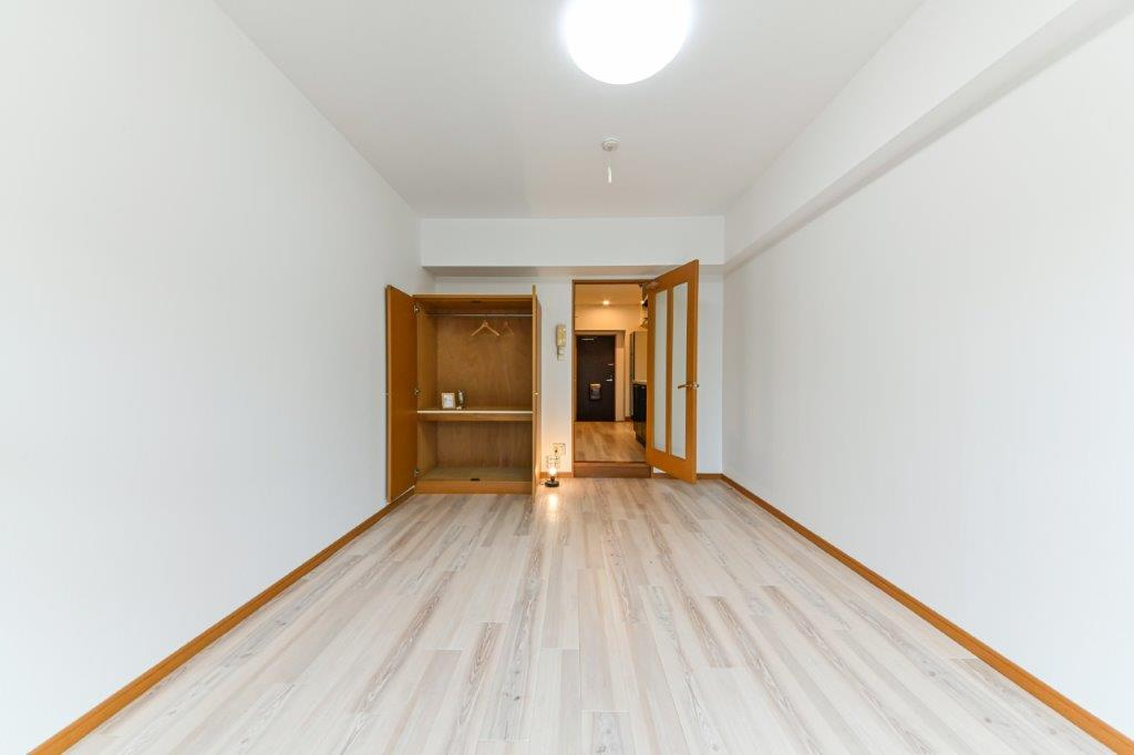 名古屋市港区本宮町１丁目の一棟マンションの洋室