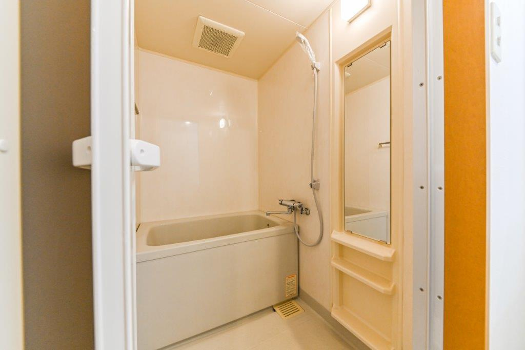 名古屋市港区本宮町１丁目の一棟マンションの浴室