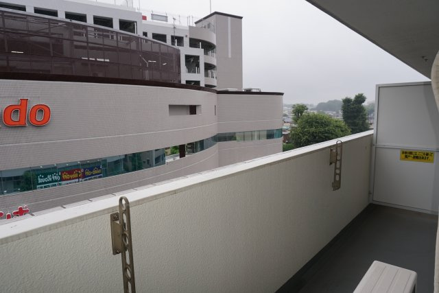 第2プレミール東久留米のバルコニー|お洗濯にも便利なバルコニー付き