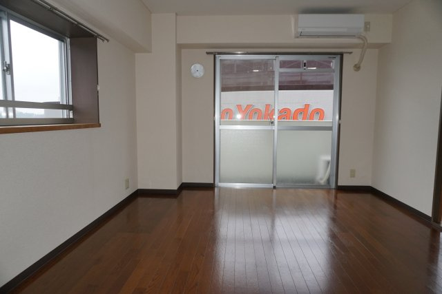 第2プレミール東久留米の居間・リビング|ゆったり過ごせるリビングです