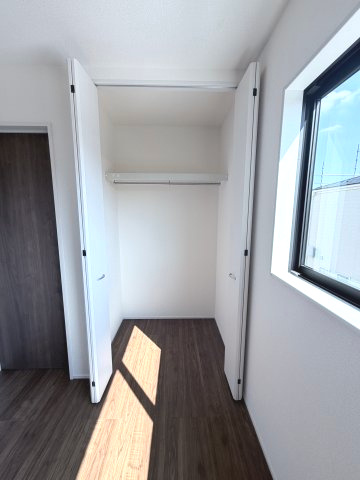 リーブルガーデンS前橋市樋越町第４　3号棟の収納|２階洋室3収納です