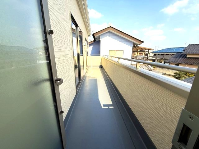 リーブルガーデンS前橋市樋越町第４　3号棟のバルコニー|バルコニーは2ヶ所あり沢山の洗濯物が干せますよ