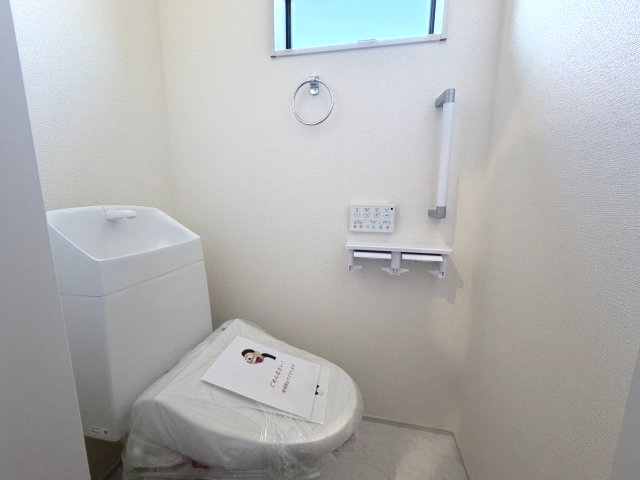 リーブルガーデンS前橋市樋越町第４　3号棟のトイレ|2階トイレです。清潔感のある白を基調としています。