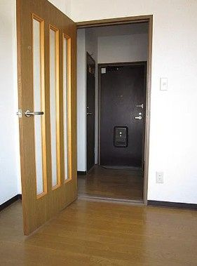 フォーシーズンの内装|別部屋参考写真となります