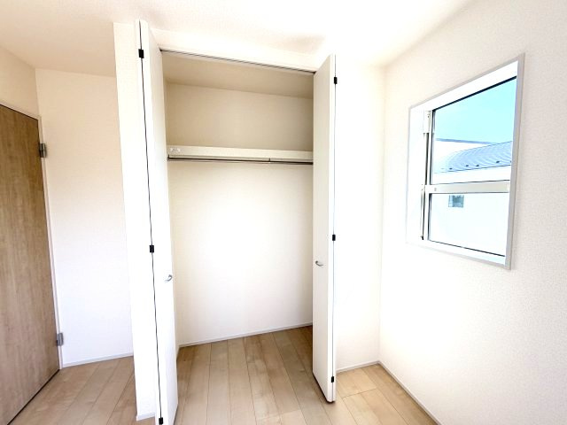 リーブルガーデンS前橋市樋越町第４　5号棟の収納|２階洋室3収納です