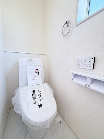リーブルガーデンS前橋市樋越町第４　5号棟のトイレ|2階トイレです。清潔感のある白を基調としています。