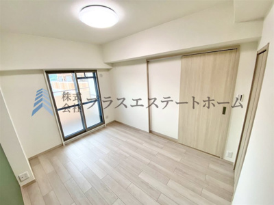 【洋室】 | 朝日プラザ兵庫塚本通 | 【当社施工事例】洋室はシンプルな配色にしていますので、お客様好みの家具を配置頂けます♪