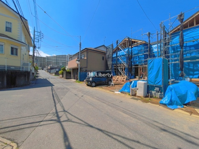 取手市井野台5期　新築戸建　1号棟の前面道路含む現地写真