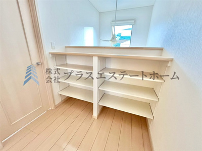 【その他】 | 垂水区星陵台 戸建 | 2階の階段ホールです♪本を置いたり、置物を飾ったりも素敵です♪