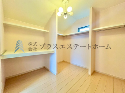 【その他】 | 垂水区星陵台 戸建 | 約4.5帖のWIC♪家族の衣服をすべて収納できそうです♪