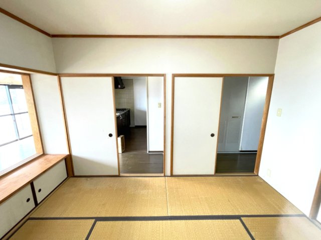 トーカンマンション山根町センターウイングの和室|開口部が広く、見守りが必要な小さなお子さんのいらっしゃるご家族にも安心いただけるお部屋です。