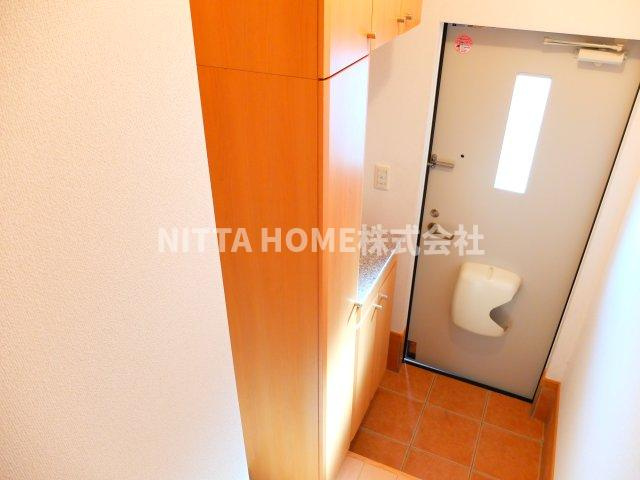 丹波市氷上町上成松のアパートのその他共用部分|たっぷり入るシューズボックス付きです☆