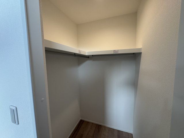 沖縄市登川（全5棟）4号棟の収納|4号棟　洋室6帖＋WIC付き♪（WIC×2部屋）