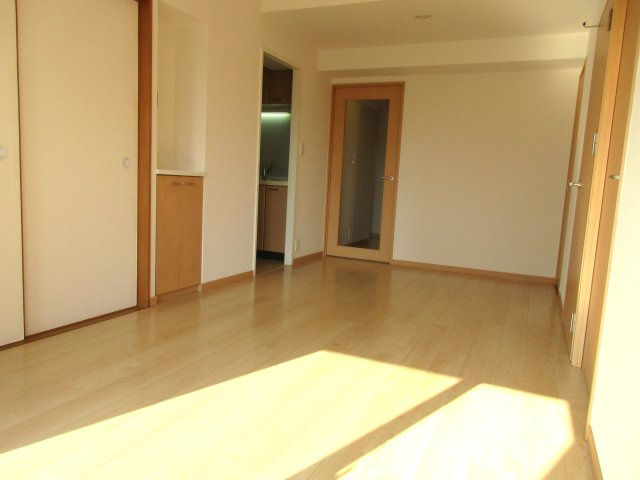 西新ﾃﾝｸﾞｯﾄﾞｼﾃｨ BRISTOLの居間・リビング|ゆったりとしたリビングです